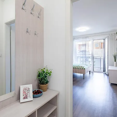 - Balcony - New And Comfy 부다페스트