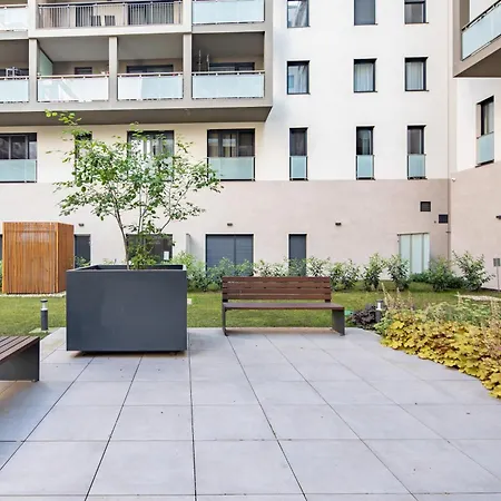 - Balcony - New And Comfy 아파트 부다페스트
